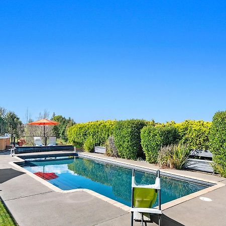 Mountviews Lodge Taupo Bagian luar foto