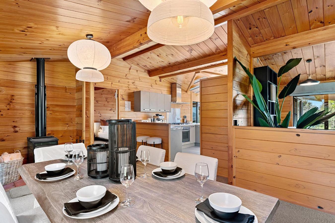Mountviews Lodge Taupo Bagian luar foto