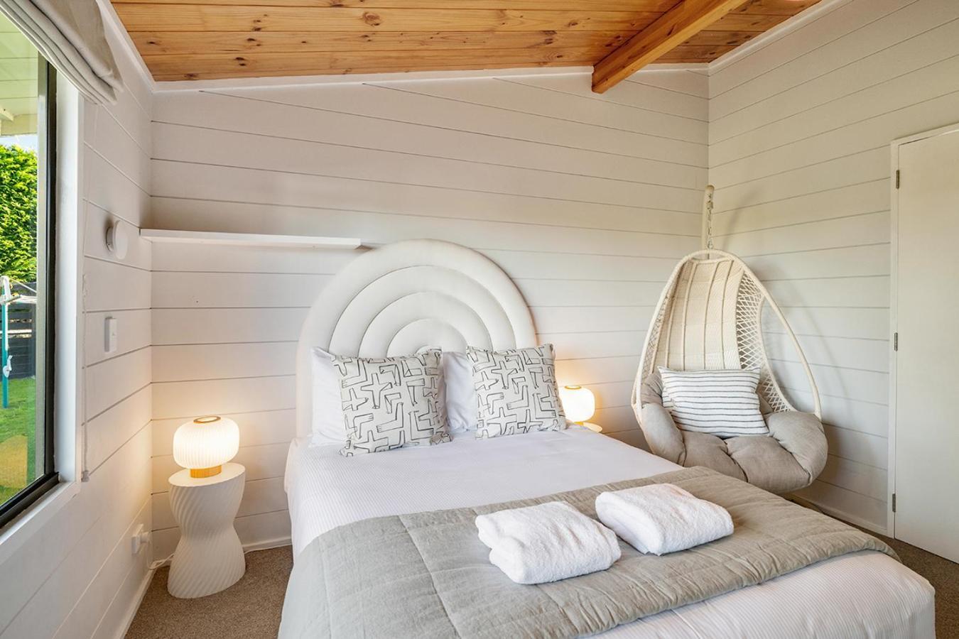 Mountviews Lodge Taupo Bagian luar foto